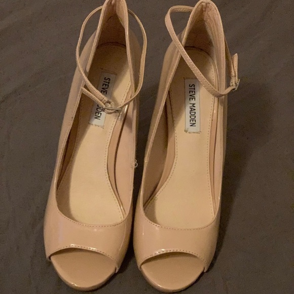 Steve Madden Shoes - Steve Madden Madly tan high heels shoes